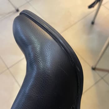 Nine West Çizmesinde Kaplama Soyulması Ve Değişim Talebi