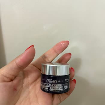 Kiehl’s Super Multi-Corrective Eye Zone Kreminin Ambalaj Baskısı Yüzü Boyuyor