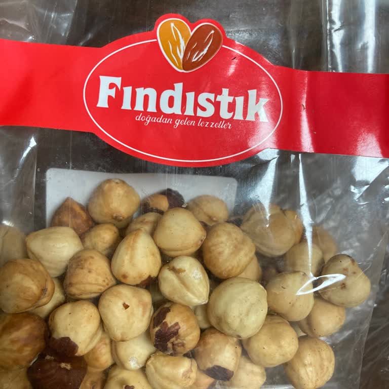 Fındıstık Kuruyemiş Fındıkların Tadının Son Derece Kötü Ve Acı Olduğunu Fark Ettim