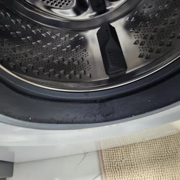 Kurutmalı Çamaşır Makinesinde Lastiklerden Sürekli Toz Ve Tüy Çıktığı İçin Alerji Sorunu