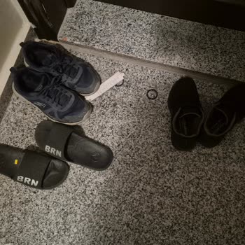 Sayaç Değişiminde Çöpler Kapıya Bırakıldı, Çevre Temizliği İhmal Edildi