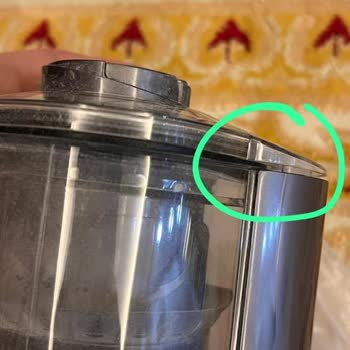 Dyson V12 Submarine Süpürgede Toz Haznesi Kapağı Sorunu Ve Çekim Gücü Düşüklüğü