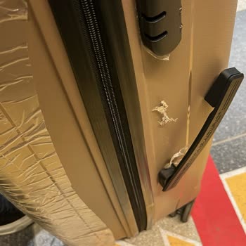 İstanbul'da Hasarlı Bagajımın Tutma Kolları Kırıldı; THY'den Red Cevap