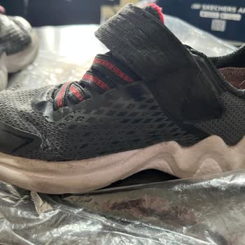 Skechers Çocuk Ayakkabısında Kısa Sürede Yırtılma Ve Renk Solması, Değişim Talebi