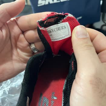Skechers Çocuk Ayakkabısında Kısa Sürede Yırtılma Ve Renk Solması, Değişim Talebi