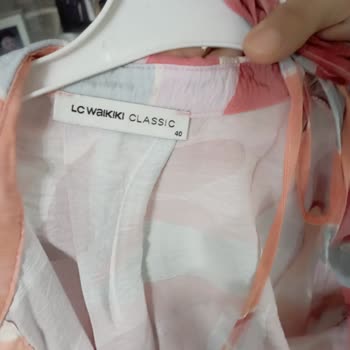Kısa Sürede Yırtılan Kıyafetler LCW Markasına Güveni Sarsıyor