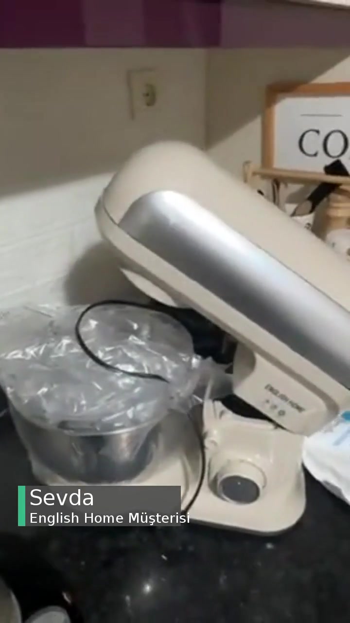 English Home Mağduru Oldum Yardım Edin! videonun kapak resmi