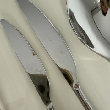 Jumbo 84 Parça Çatal Bıçak Takımında Çizik Ve Pas Sorunu: Garanti Yenileme Talebi