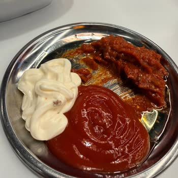 Heinz Mayonezinde Görülen Kurt Köfteci Yusuf Şubesinde Hijyen Ve Gıda Güvenliği Sorunu