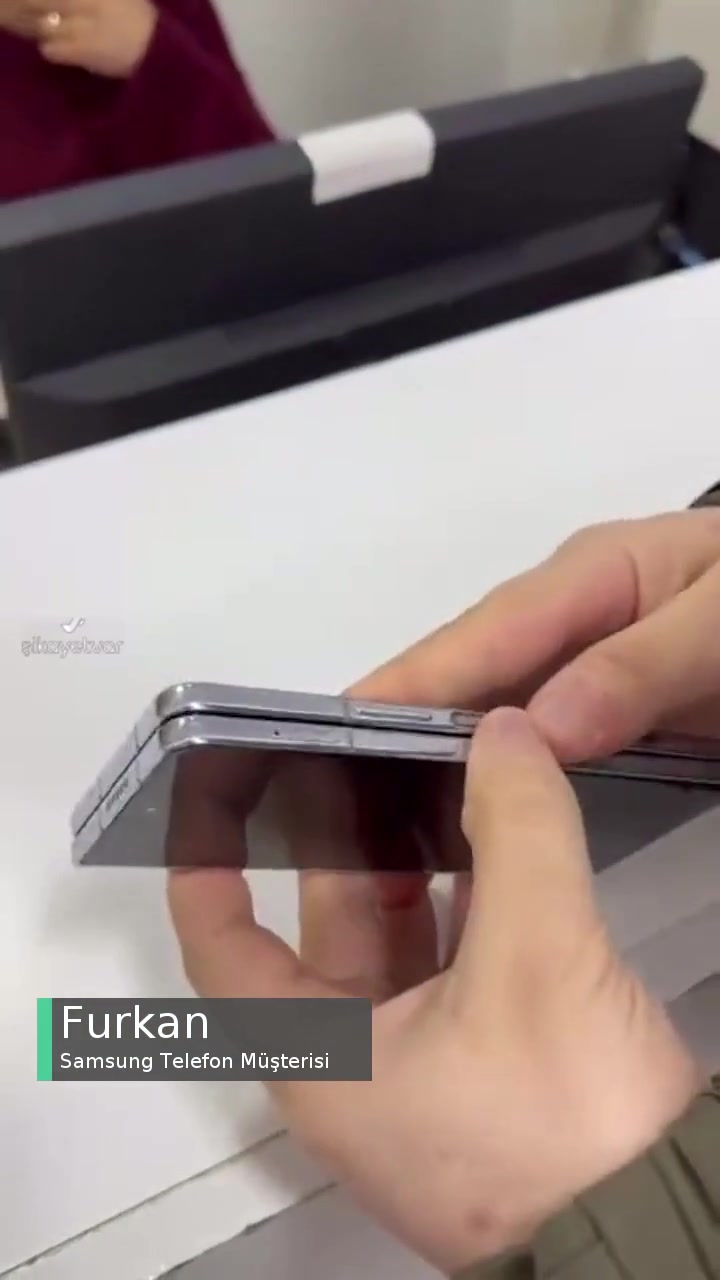 Samsung Galaxy Z Fold5 Servis Haksız Kazanç Elde Etmek İçin Uğraşıyor! videonun kapak resmi