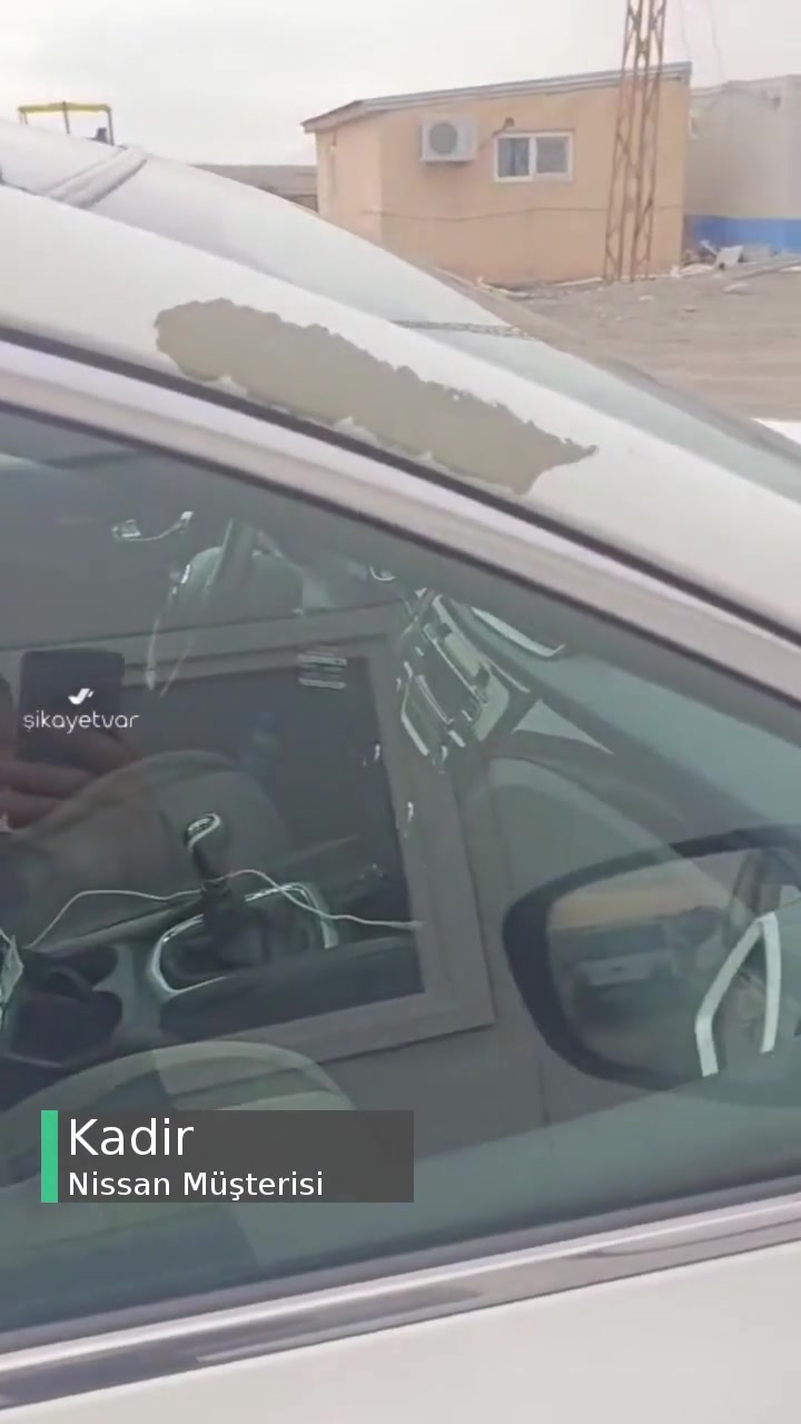 Nissan Aracın Boyası Dökülüyor! videonun kapak resmi