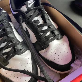 Nike Ayakkabısında Hızlı Göçük, Deri Yırtılması Ve Boyut Farkı