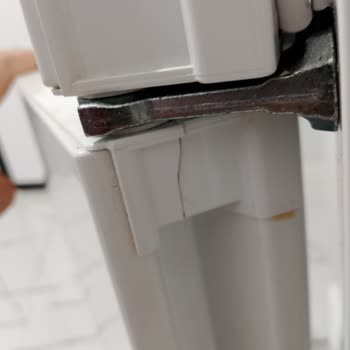 Bosch Buzdolabı Dondurucu Kapak Kırığına Kullanıcı Hatası İddiası Ve Ücretsiz Değişim Talebi