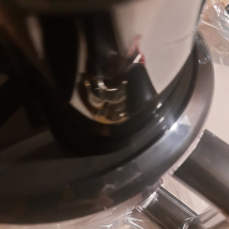 Çizik Kapağın Değişimi Red Edildi, Müşteri Hizmetleri Sözünü İhlal Etti