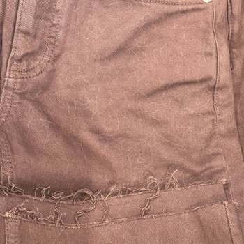 Kedi Tüyleri Mağazada Serbest, Hijyen İhmali Ve Personelin Umursamaz Tutumu