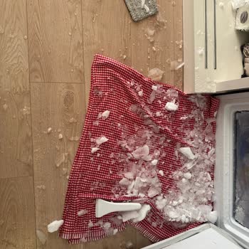 Eriten Derin Dondurucu Ve Yanıt Vermeyen Garanti Servisi