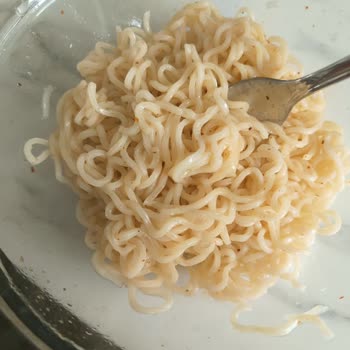 Knorr Tavuk Soslu Noodle’da Küf Kokusu ve Eksik İçerikler