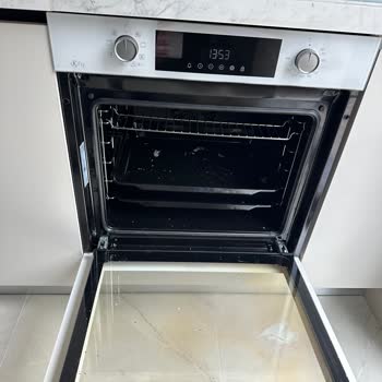 Montaj Sırasında Fırının İçine Garanti Belgeleri Bırakıldı, Yangın Tehlikesi Oluştu