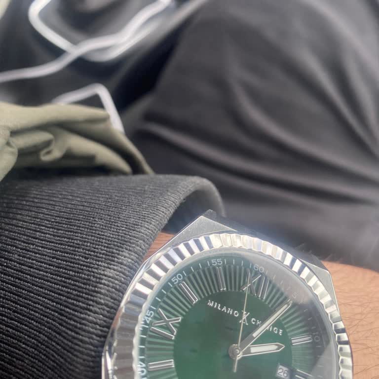 Yeni Satın Alınan Saatin Kadranında Leke: Değişim Talebi