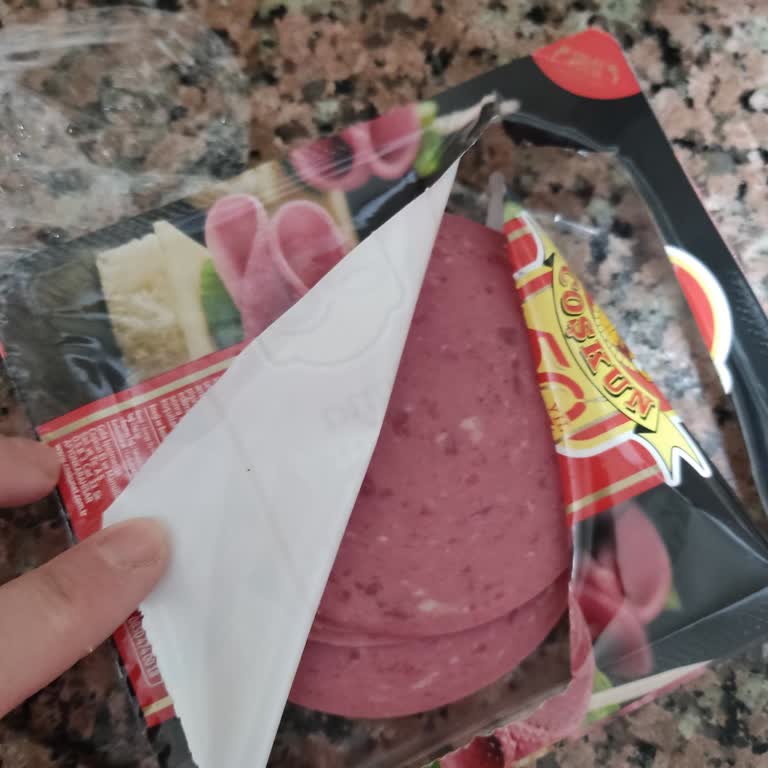 Coşkun Salam Plastik Gibiydi!