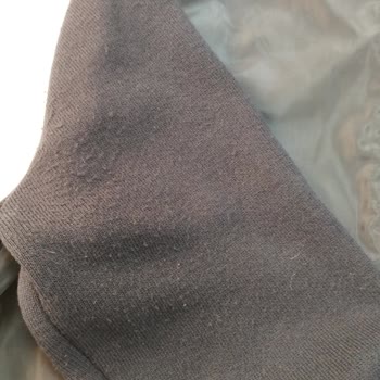 Pierre Cardin Giyim Kol Kısımlarında Aşırı Bir Şekilde Tüylenmeler Oluştu