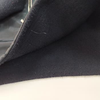 Pierre Cardin Giyim Kol Kısımlarında Aşırı Bir Şekilde Tüylenmeler Oluştu