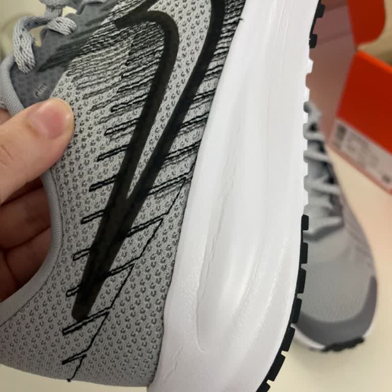 Etiketsiz Ve Kırık Nike Ayakkabılar Tekrar Gönderildi, Değişim Talebi