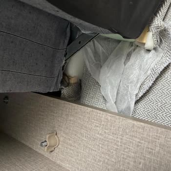 Kullanılmamış Koltuk Takımındaki Kumaş Potlukları Ve Montaj Hatası Garanti Servisi Tarafından Reddedildi