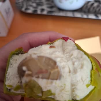 Patiswiss Çikolatasında Kesici Yabancı Parça Ve Ağız Yaralanması