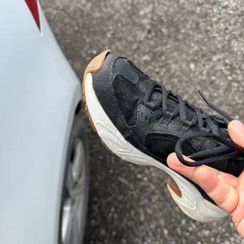 Skechers Ayakkabım Burun Kısmı Açıldı, Mağaza Üretim Hatası Olmadığını İddia Ediyor