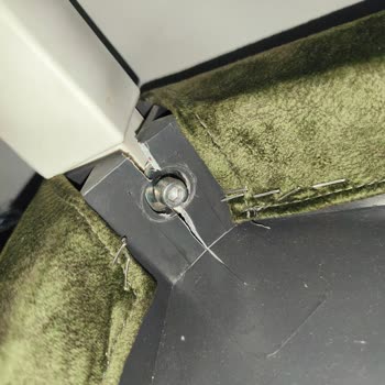 Garanti Kapsamındaki Kırık Sandalyeler İçin Cevapsız Şikayet Ve Ücretsiz Onarım Talebi