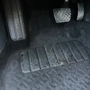 Servis Sonrası Şoför Kapısı İç Döşemesinde Çizik Ve Sorumluluk Reddi