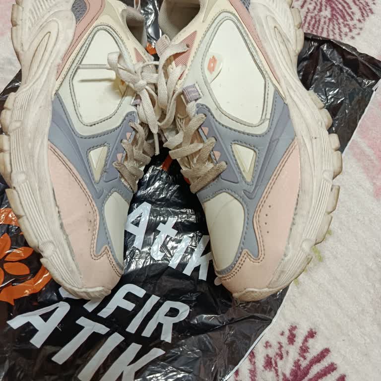 Kenar Patlamaları Nedeniyle Ayakkabıda İade Ve Değişim Talebi