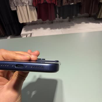 Yüksek Fiyatlı Apple Telefonunda Boya Hatası Ve Garanti Reddi