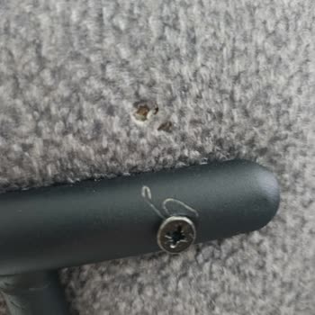 Yanlış Renkli Ve Kusurlu Mobilyalar İçin Çözüm Bulamama Ve İlgisiz Mağaza Tutumu