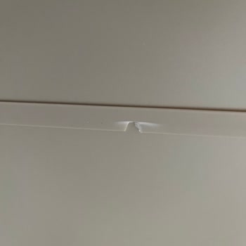 Çilek Mobilya Ranzasında Kırık Parçalar Ve Aşırı Sallanma