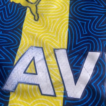 Orijinal Formada Yıkama Sonrası Renklerin Bulaşması Ve Yazı Çatlaması