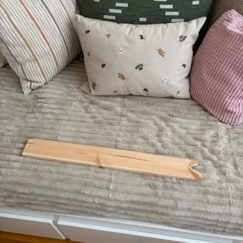 İki Yıldır Kullanılmayan IKEA Hemnes Divanda Aniden Çıt Sesli Kırılma