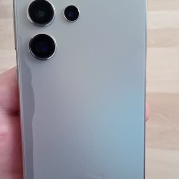 Arka Kapak Renk Değişimi İçin Ücretsiz Onarım Talebi