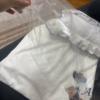 Rakun Tekstil Poşetin İçinden Çıkan Yorganın Ve Yastığın Lekeli Olduğunu Gördüm