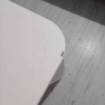 Hasarlı Yemek Masası Ve Yanlış Renk Başlık İçin Değişim Reddedildi