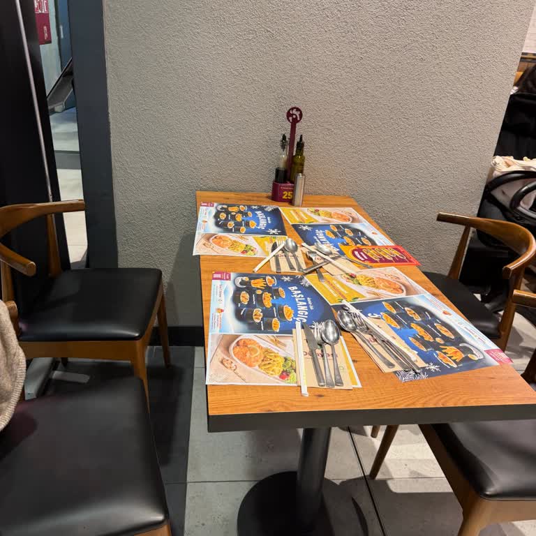 Dışarıdan Yiyecek Yasağı Ve Çocuk Ayrımıyla Aile Bütünlüğüne Darbe