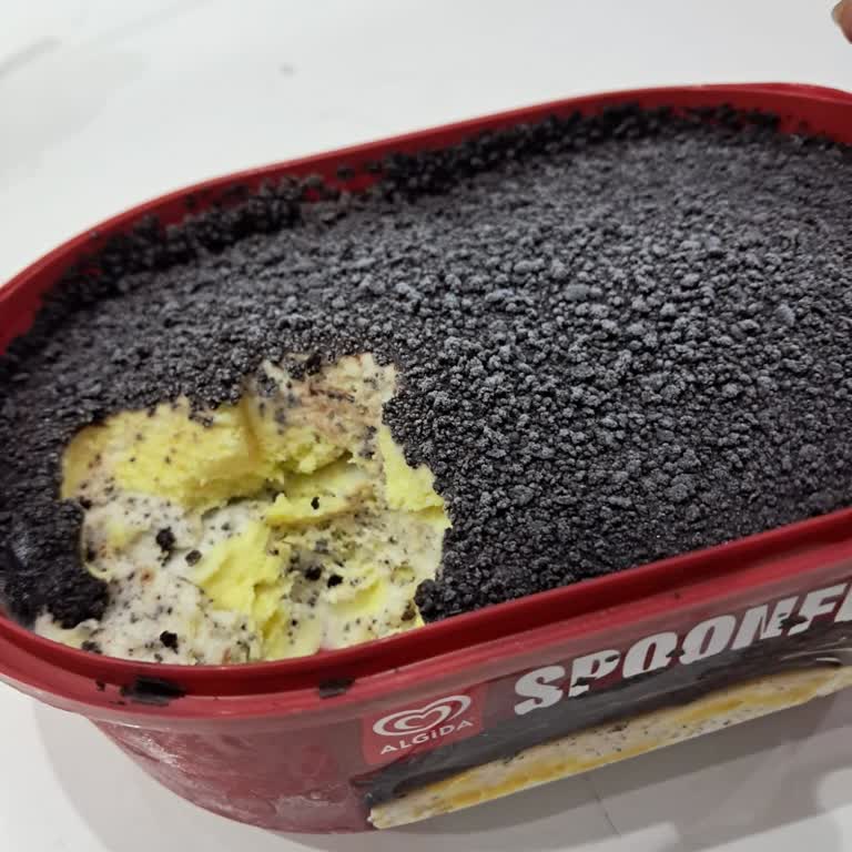 Reklamda Akışkan Çikolata Vaat Edilirken Dondurma Katı Kakao Gibi Çıktı