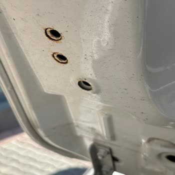 Brand-New Skywell ET5 Already Has Rust Problems