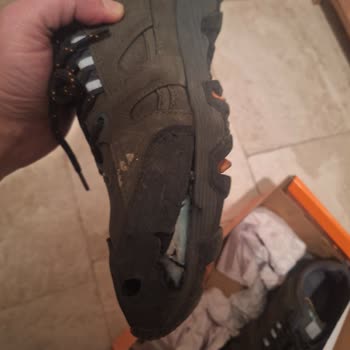 Kısa Sürede Yırtılan Bot İçin Üretim Sorunu Reddi Ve İade Talebi