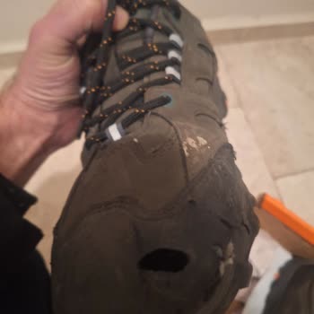 Kısa Sürede Yırtılan Bot İçin Üretim Sorunu Reddi Ve İade Talebi