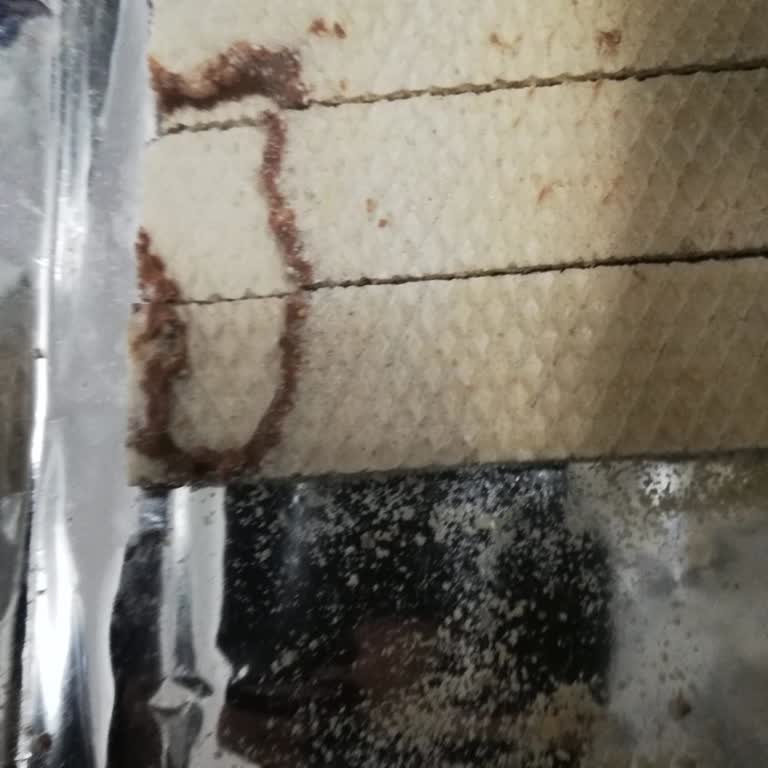 Eti Hoşbeş Fındıklı Ürününde Yanık İzleri Görüldü Ve Sağlık Endişesi