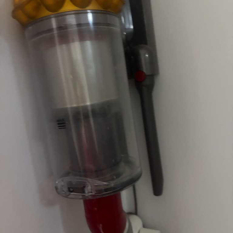 Dyson V15 Dikey Süpürge Az Kullanıma Rağmen Aniden Çalışmıyor, Ücretsiz Onarım Talebi