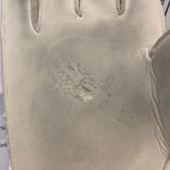 Bir Saatte Yırtılan Eldiven Ve İade Talebinin Reddedilmesi