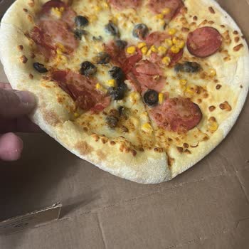 Pişmemiş Pizza Ve Cevapsız Şikayet Nedeniyle Hayal Kırıklığı